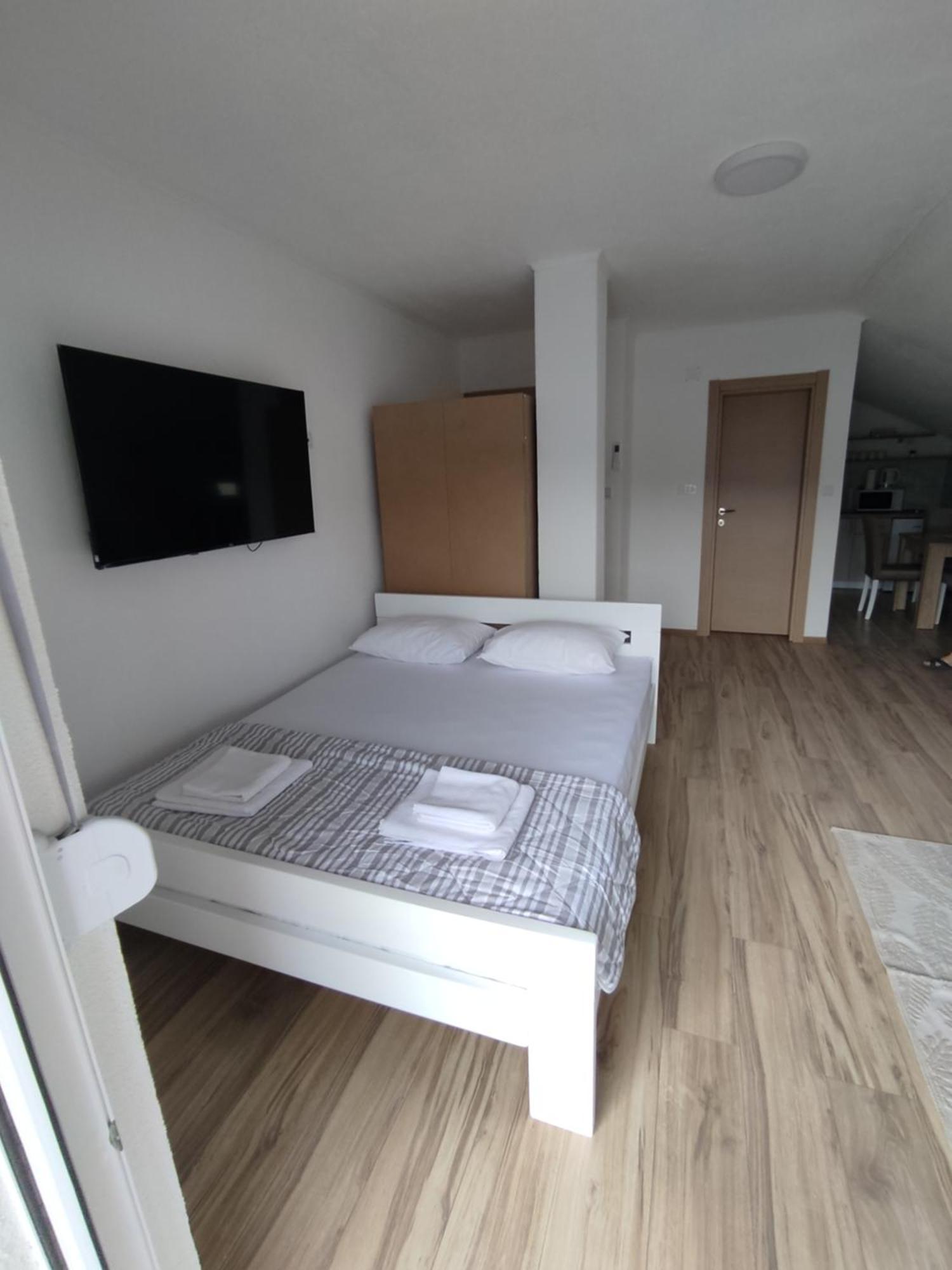 View Of The City - Studio Apartment Mostar Buitenkant foto