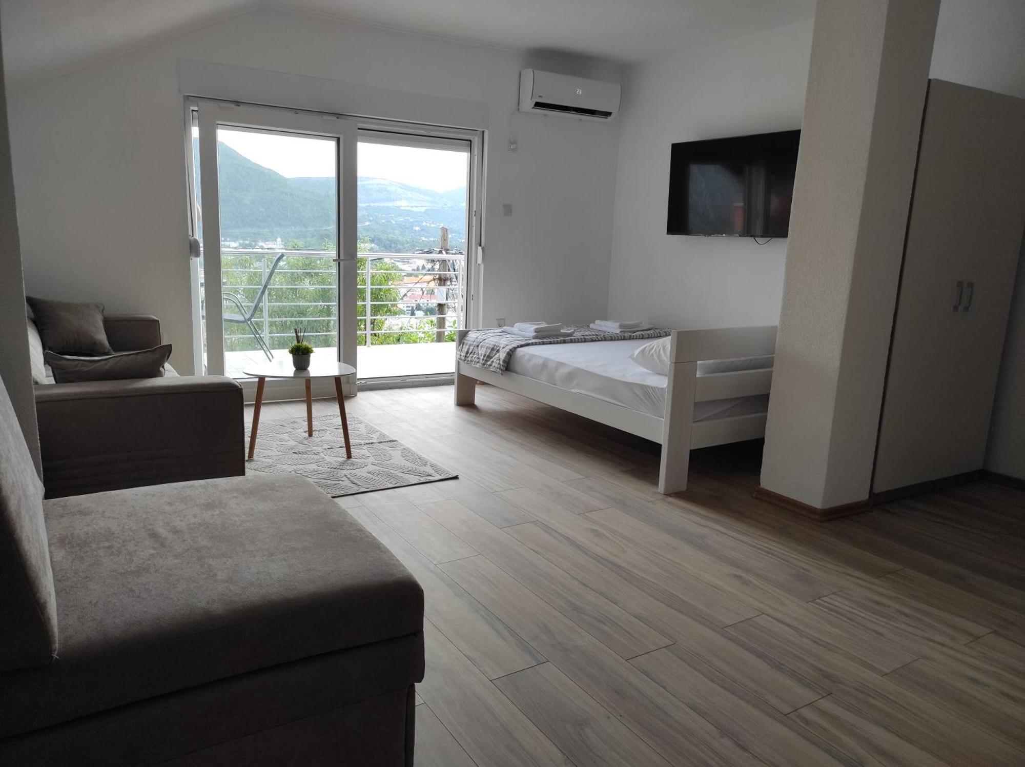 View Of The City - Studio Apartment Mostar Buitenkant foto
