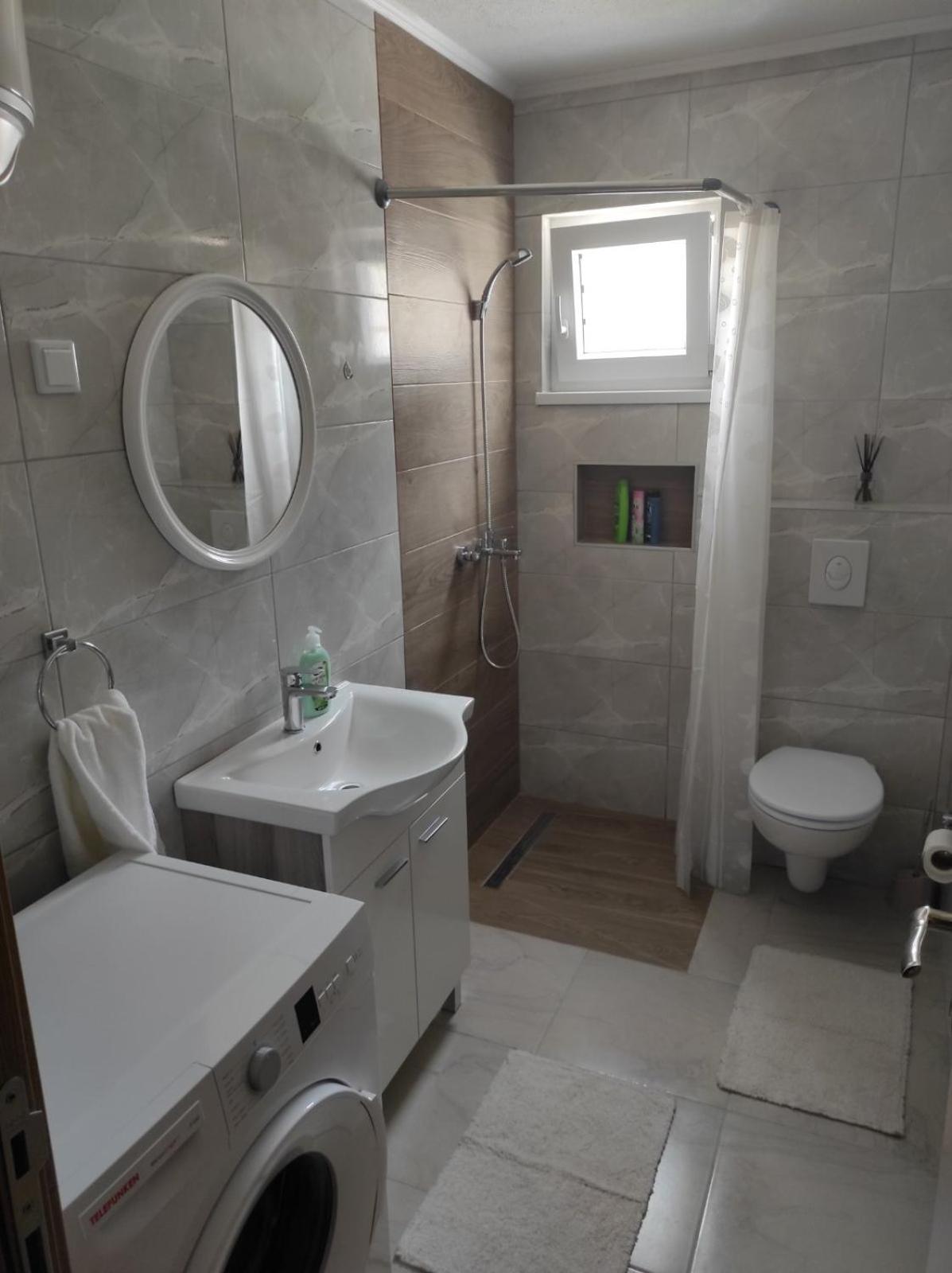 View Of The City - Studio Apartment Mostar Buitenkant foto